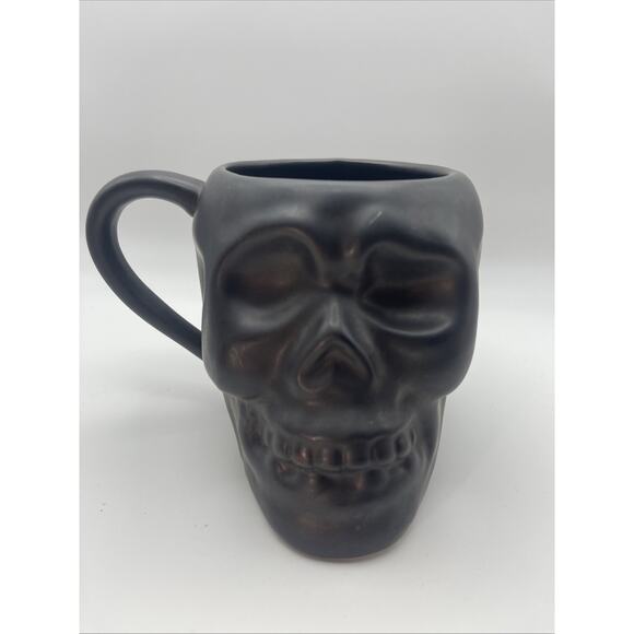 Global Design Black Skull Shaped Ceramic Coffee Mugs 18 Oz Matte - Picture 1 of 6